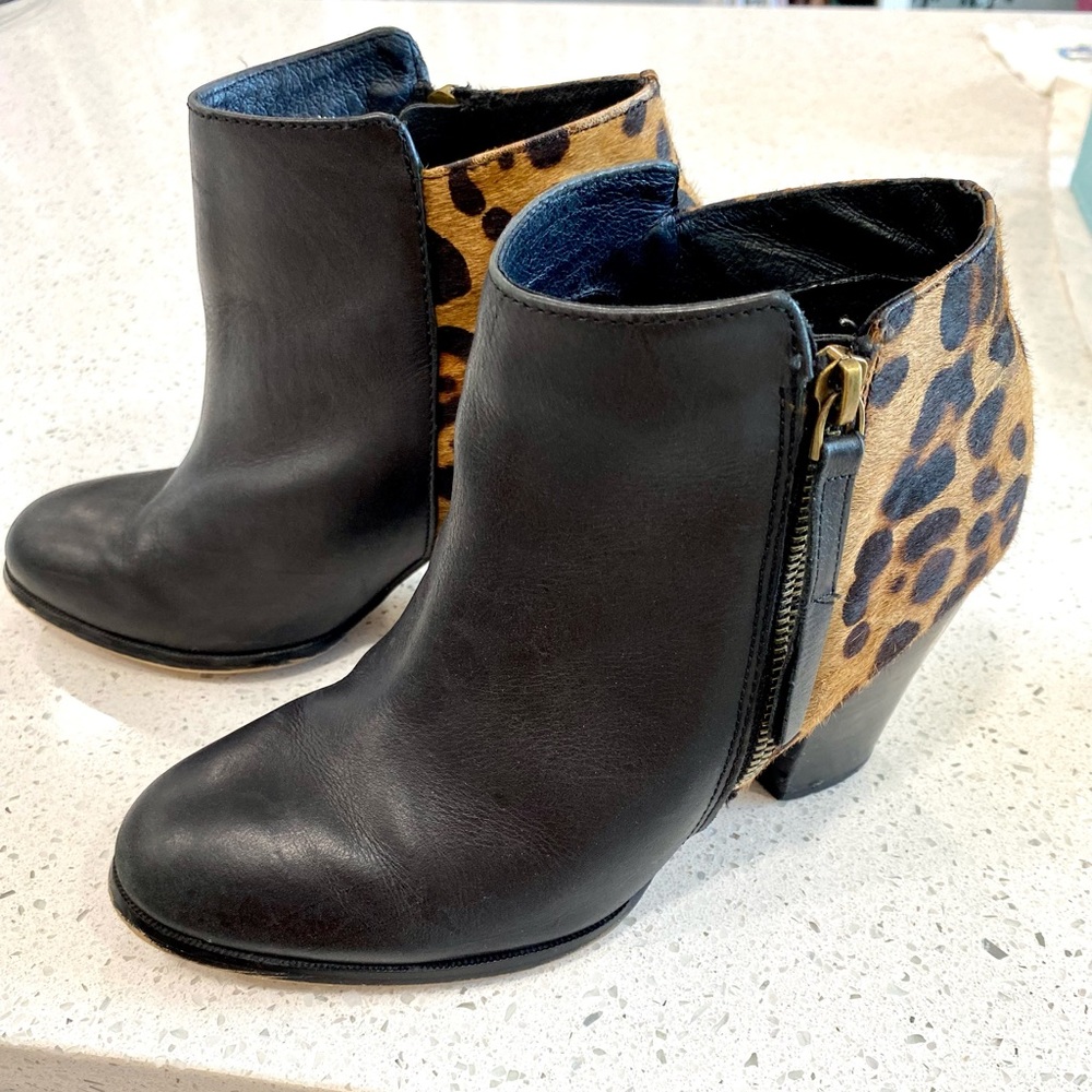 ALDO Ladies Heeled Booties boots black leopard size 9 trendy leather GUC ankle